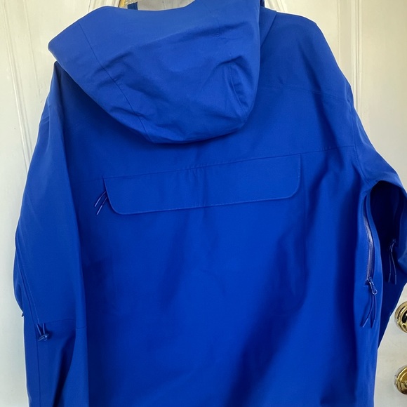 Outdoor Voices Marine Blue Rain Jacket NWOT - Picture 3 of 9